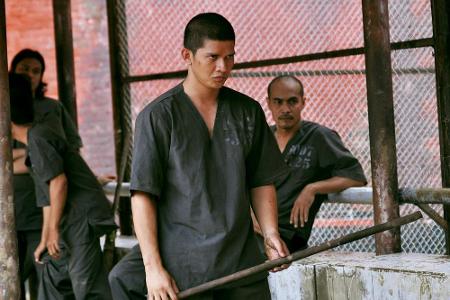 Polizist Rama (Iko Uwais) kämpft in Polizist Rama (Iko Uwais) kämpft in