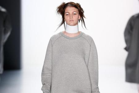 Graues Mäuschen? Bei Odeur zieht sich die Trendfarbe durch die neue Kollektion
