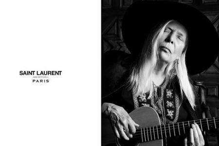 Macht auch mit über 70 noch eine gute Figur: Joni Mitchell für Saint Laurent Macht auch mit über 70 noch eine gute Figur: Joni Mitchell für Saint Laurent