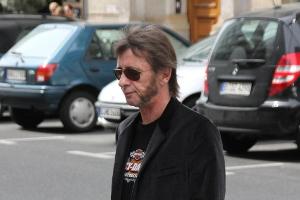 Verpasst AC/DC-Drummer Phil Rudd den Grammy-Auftritt?