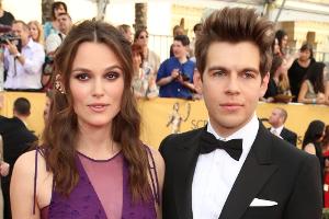 Keira Knightley zeigt ihre Babykugel