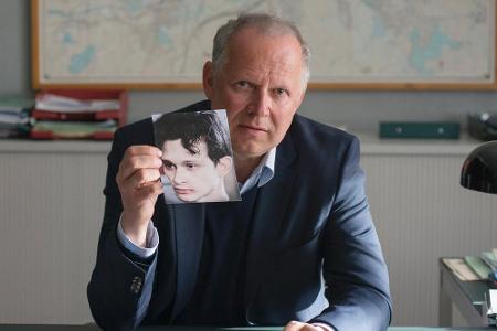 Kommissar Klaus Borowski ermittelt in seinem neuesten Fall in der Kieler Drogenszene. Kommissar Klaus Borowski ermittelt in seinem neuesten Fall in der Kieler Drogenszene.