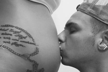 Der werdende Vater Pietro Lombardi küsst den Babybauch seiner Frau Sarah Engels Der werdende Vater Pietro Lombardi küsst den Babybauch seiner Frau Sarah Engels