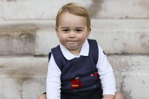 Prinz George mit Großmutter Carole auf Shopping-Tour