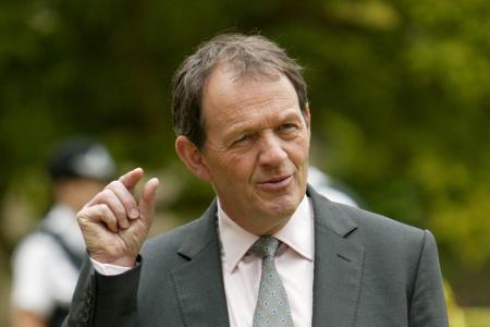 Inspektor Robert Lewis (Kevin Whately) Inspektor Robert Lewis (Kevin Whately)