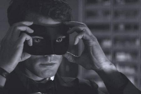 Jamie Dornan verführert auch im zweiten Teil als Christian Grey Jamie Dornan verführert auch im zweiten Teil als Christian Grey