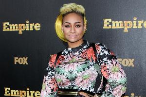 Raven-Symoné trägt Shapewear seit sie 14 ist