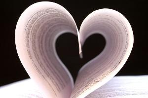 Hexen, Helden und viel Herz - Bücher für Frühlingsgefühle