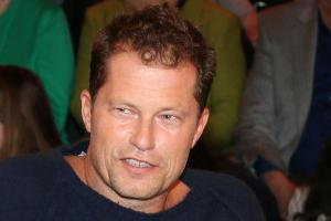 "Honig im Kopf": Schweiger lacht über Plagiatsvorwürfe