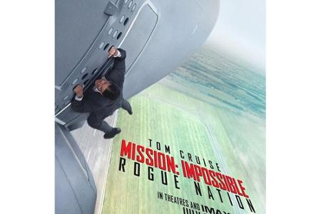 Tom Cruise hängt am Flugzeug Tom Cruise hängt am Flugzeug