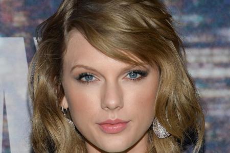 Taylor Swifts Haut ist immer top gepflegt, doch das kommt sicherlich nicht von ungefähr Taylor Swifts Haut ist immer top gepflegt, doch das kommt sicherlich nicht von ungefähr