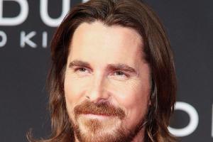 Kreuzbandriss bei Christian Bale: Dreharbeiten abgesagt