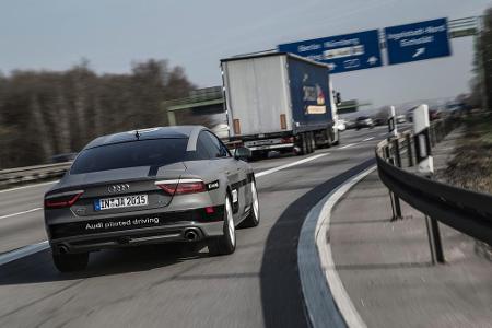 Audi-Forschungsfahrzeug A7 bei der Einfahrt äuf die A9