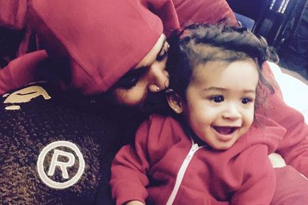 Super niedlich: Chris Brown und seine kleine Tochter Royalty Super niedlich: Chris Brown und seine kleine Tochter Royalty