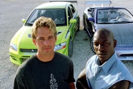 Der ehemalige Undercover-Cop Brian O'Conner und sein alter Freund Roman Pearce sollen helfen, den Drogenhändler Carter Veron... Der ehemalige Undercover-Cop Brian O'Conner und sein alter Freund Roman Pearce sollen helfen, den Drogenhändler Carter Veron...