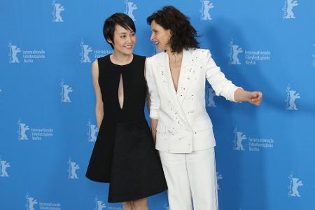 Rinko Kikuchi (li.) und Juliette Binoche ließen tief blicken