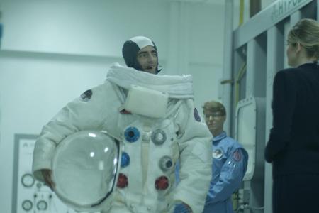 Dank Voltaren Dolo ist bei Astronaut Neal wieder alles in Butter Dank Voltaren Dolo ist bei Astronaut Neal wieder alles in Butter