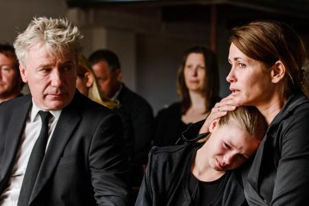 Hauke Broder (Jörg Schüttauf), Charlotte Broder (Lilly Barshy), Silke Broder (Anja Kling) Hauke Broder (Jörg Schüttauf), Charlotte Broder (Lilly Barshy), Silke Broder (Anja Kling)