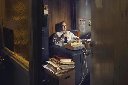 Personifiziertes Mittelmaß: Jimmy McGill in seinem Abstellkammer-Büro Personifiziertes Mittelmaß: Jimmy McGill in seinem Abstellkammer-Büro