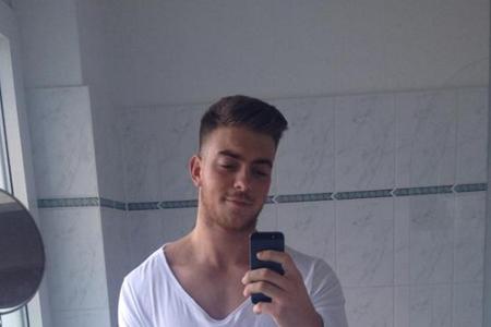 Serienliebling Luca Rutolo: Selfie im Badezimmer Serienliebling Luca Rutolo: Selfie im Badezimmer