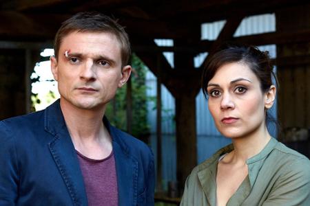 Süher Özlügül (Sophie Dal) und Jens Jensen (Florian Lukas) ermitteln im Mord des toten Türstehers Süher Özlügül (Sophie Dal) und Jens Jensen (Florian Lukas) ermitteln im Mord des toten Türstehers