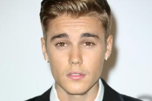 Teenie-Fans crashen Pool-Party von Justin Bieber