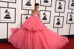 Grammys: Viel nackte Haut, nur Rihanna kommt in Rosa