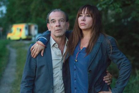 Eva Saalfeld (Simone Thomalla, rechts) und Andreas Keppler (Martin Wuttke, links) sind geschockt Eva Saalfeld (Simone Thomalla, rechts) und Andreas Keppler (Martin Wuttke, links) sind geschockt