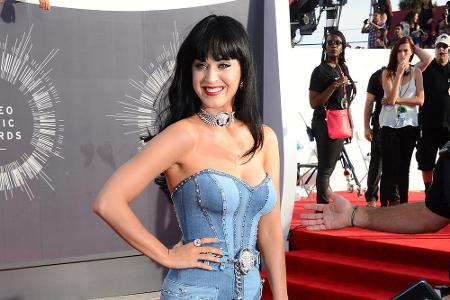 Sängerin Katy Perry zeigt dreisten Fotografen die Stirn Sängerin Katy Perry zeigt dreisten Fotografen die Stirn