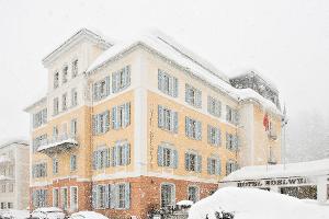 Sils-Maria im Engadin: Theater im Hotel