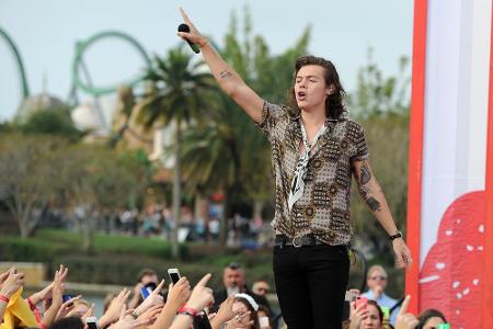 Harry Styles weiß, wie man sich cool und lässig kleidet