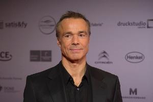 Hannes Jaenicke spielt Franz Beckenbauer