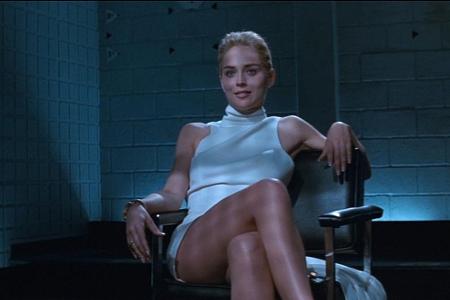 Sharon Stone mimt die männerverschlingende Femme Fatale