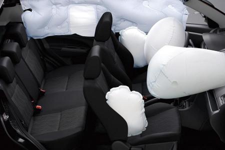 Front- und Seitenairbags sorgen im Swift für Sicherheit