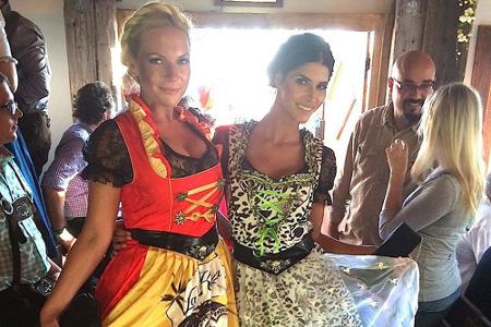 Auch im züchtigen Dirndl beweist Schäfer wenig Stil