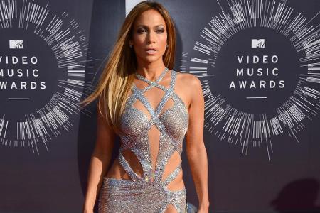 Jennifer Lopez kombiniert Schlafzimmerblick zum Glitzerkleid