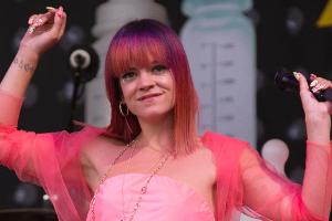 Lily Allen widmet Sepp Blatter den Song "Fuck You"