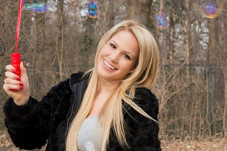 Angelina Heger trauert Christian Tews nicht mehr hinterher und geht jetzt ihren eigenen Weg Angelina Heger trauert Christian Tews nicht mehr hinterher und geht jetzt ihren eigenen Weg