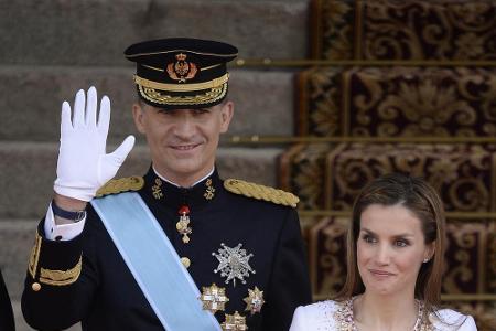 König Felipe VI. an der Seite seiner Frau Letizia am Donnerstag bei der Vereidigung König Felipe VI. an der Seite seiner Frau Letizia am Donnerstag bei der Vereidigung