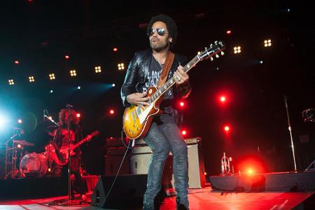 Lenny Kravitz bei einem Konzert in Kanada im November 2013 Lenny Kravitz bei einem Konzert in Kanada im November 2013
