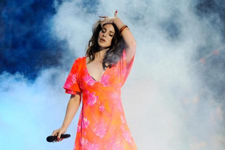 Nur Schall und Rauch? Lana Del Rey scheint mit ihrem schnellen Ruhm nicht glücklich zu sein Nur Schall und Rauch? Lana Del Rey scheint mit ihrem schnellen Ruhm nicht glücklich zu sein