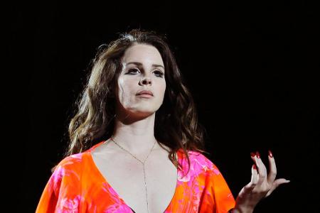 Was sich hinter Lana Del Reys melancholischen Augen verbirgt, lässt sich nur erahnen Was sich hinter Lana Del Reys melancholischen Augen verbirgt, lässt sich nur erahnen