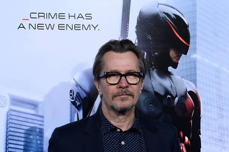 Gary Oldman entschuldigt sich bei Jimmy Kimmel öffentlich für seine Aussagen Gary Oldman entschuldigt sich bei Jimmy Kimmel öffentlich für seine Aussagen