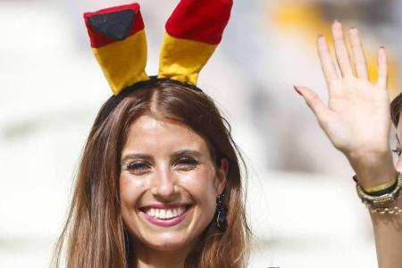 Lächelt die Kritik einfach weg: Cathy Fischer beim Spiel Deutschland gegen Ghana Lächelt die Kritik einfach weg: Cathy Fischer beim Spiel Deutschland gegen Ghana