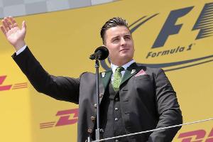 Andreas Gabalier sorgt mit der Nationalhymne für Empörung