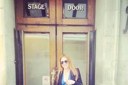 Lindsay Lohan vor ihrem neuen Arbeitsplatz Lindsay Lohan vor ihrem neuen Arbeitsplatz
