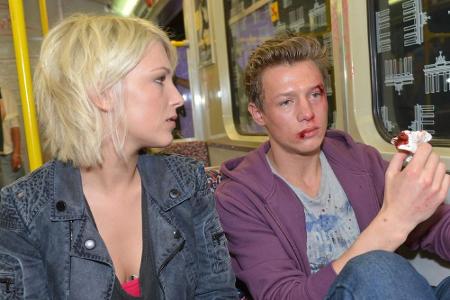 Lilly bringt den lädierten Vince nach Hause Lilly bringt den lädierten Vince nach Hause