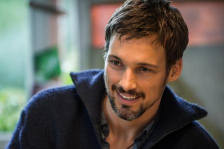 Florian David Fitz spielt den ALS-Kranken Hannes in Florian David Fitz spielt den ALS-Kranken Hannes in