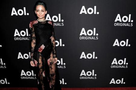 It-Girl Nicole Richie überzeugt in einem aufreizenden Outfit It-Girl Nicole Richie überzeugt in einem aufreizenden Outfit