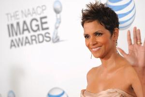 Halle Berry macht jetzt in Dessous